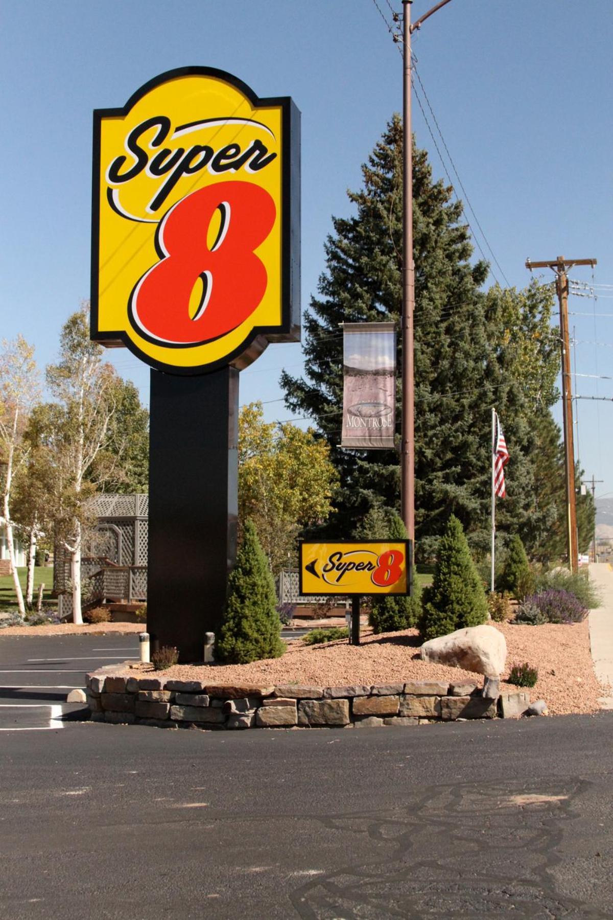 Super 8 By Wyndham Montrose Motel Exterior foto